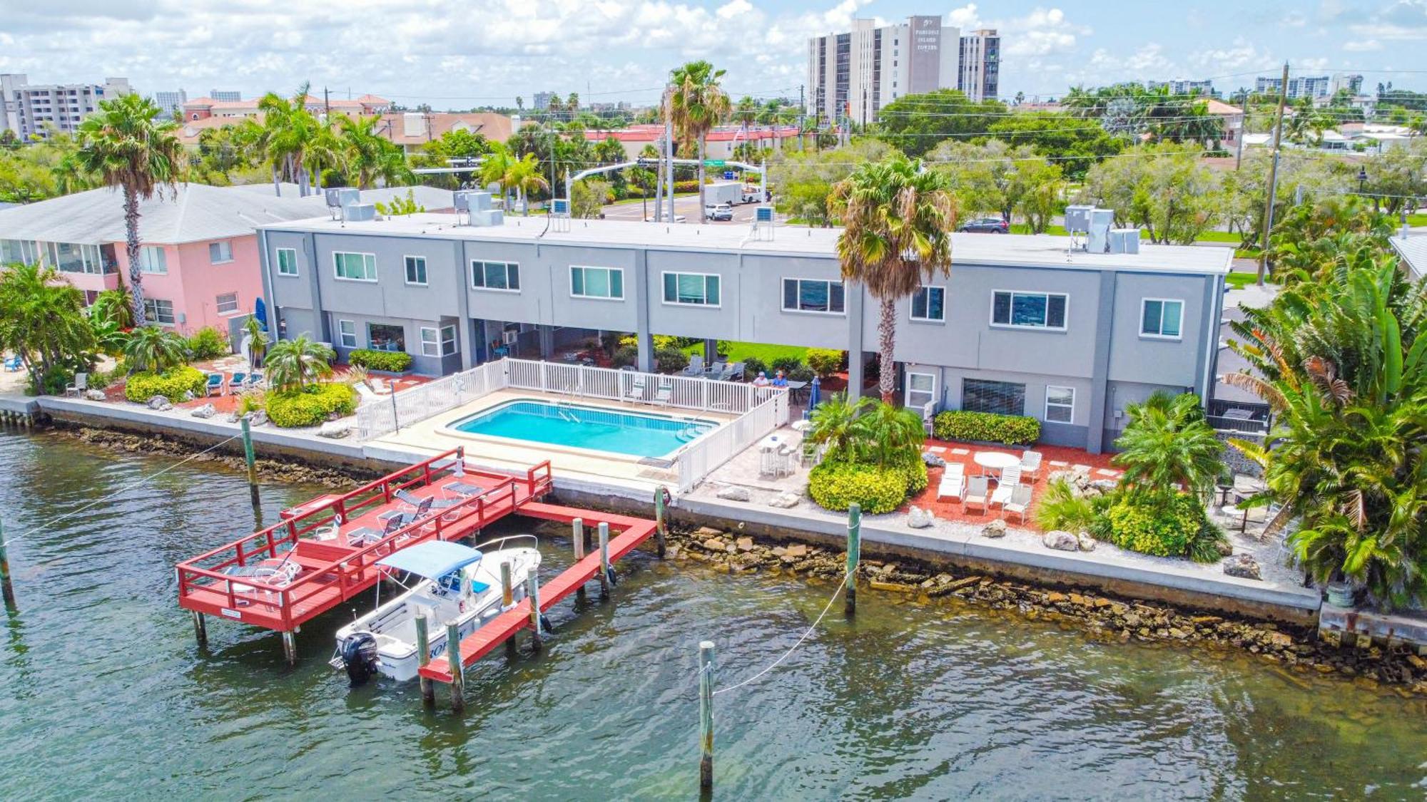 107-waterfront-walk To Beach-lovely Apartment